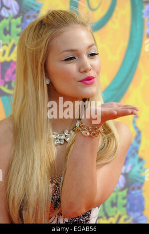 LOS ANGELES, CA - le 29 mars 2014 : Olivia Holt à Nickelodeon's 27th Annual Kids' Choice Awards au Galen Center, Los Angeles. Banque D'Images