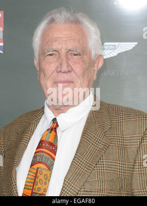 Los Angeles, Californie, USA. Feb 20, 2015. George Lazenby qui fréquentent le grand film de la réception tenue à la London West Hollywood de West Hollywood, Californie le 20 février 2015. 2015. Credit : D. Long/Globe Photos/ZUMA/Alamy Fil Live News Banque D'Images