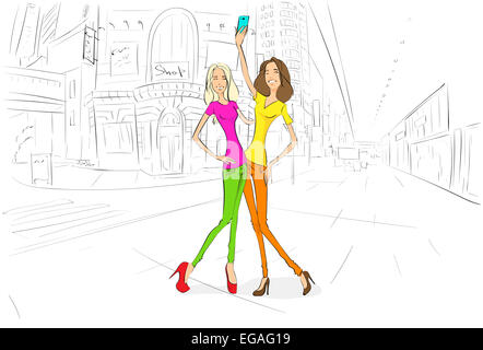 Deux amis filles prendre des auto photo photo avec téléphone cellulaire, jeune femme happy smiling à huis clos, vue sur la ville de rue dessiner croquis boutiques bâtiments Banque D'Images