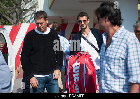 Guerrero, Mexique. Feb 20, 2015. La Bulgarie Grigor Dimitrov (C) arrive à Acapulco à participer à l'Open de tennis du Mexique, dans l'État de Guerrero, Mexique, le 20 février, 2015. © Jesus Espinosa/Xinhua/Alamy Live News Banque D'Images