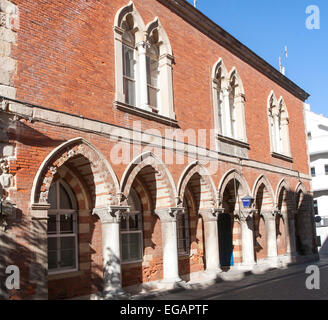 Poste de police à l'époque victorienne de la ville irlandaise de Gibraltar, Gibraltar, territoire britannique dans le sud de l'Europe Banque D'Images