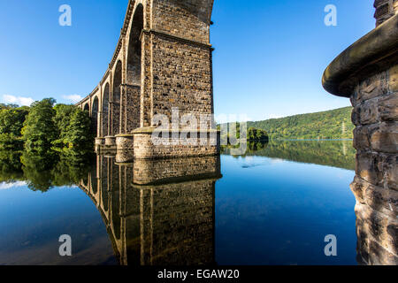 Pont de chemin de fer, viaduc sur la rivière Ruhr Herdecke, le début de l'Hakortsee, réservoir, Banque D'Images