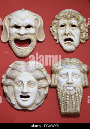 La Grèce Antique Theatre masques en pierre de marbre Banque D'Images