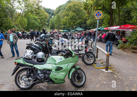 Moto hot spot, lieu de rencontre pour les motards, à la rivière Ruhr, 'Haus Scheppen", Essen, Allemagne Banque D'Images