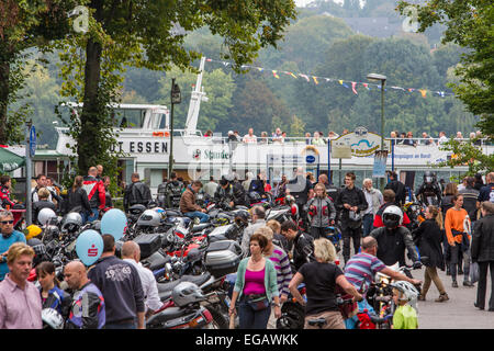 Moto hot spot, lieu de rencontre pour les motards, à la rivière Ruhr, 'Haus Scheppen", Essen, Allemagne Banque D'Images