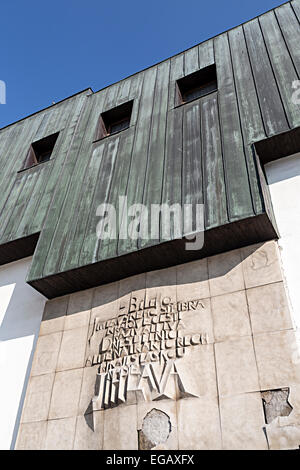 Bâtiment de l'époque communiste, la place Masarykovo Namesti, Jihlava, République Tchèque Banque D'Images