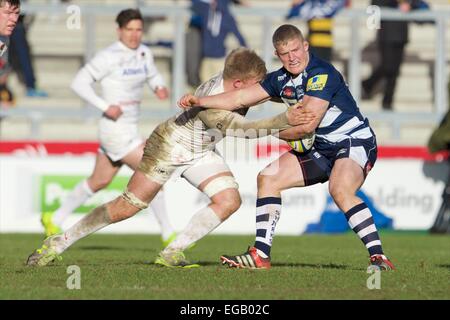 Vente, UK. Feb 21, 2015. Aviva Premiership Rugby. Sale Sharks contre les Sarrasins. Sale Sharks prop Ross Harrison garde la balle. Credit : Action Plus Sport/Alamy Live News Banque D'Images