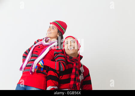 2 couple indien profitez de la saison d'hiver Banque D'Images