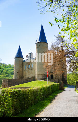 Château de Veves durant la journée en été, Belgique Banque D'Images