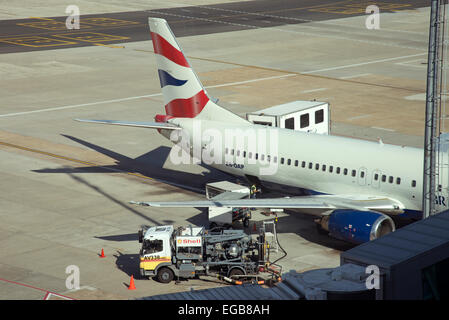 Ravitaillement en vol d'un jet de passagers de British Airways à l'aéroport de Cape Town Banque D'Images