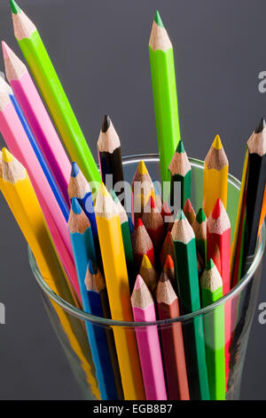 Dessin de l'abondance de verre Crayon-Stylet l'Organisation Personne n Banque D'Images