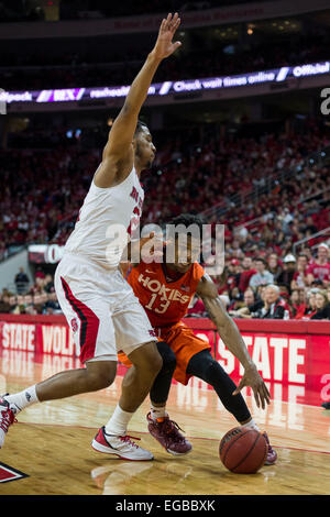 Raleigh, NC, USA. Feb 21, 2015. Virginia Tech G Ahmed Hill (13) au cours de la jeu de basket-ball de NCAA entre Virginia Tech et la NC State au PNC Arena le 21 février 2015 à Raleigh, Caroline du Nord. Jacob Kupferman/CSM/Alamy Live News Banque D'Images