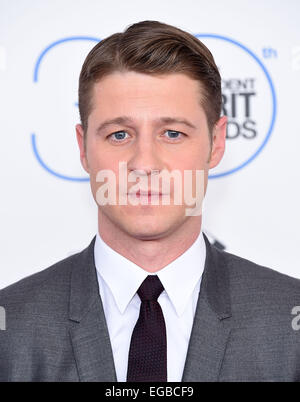 Santa Monica, Californie, USA. Feb 21, 2015. Benjamin McKenzie arrive pour le Film Independent Spirit Awards 2015 à la plage. Credit : Lisa O'Connor/ZUMA/Alamy Fil Live News Banque D'Images