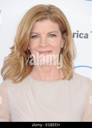 Santa Monica, CA. Feb 21, 2015. Rene Russo devant le hall des arrivées pour 30e Film Independent Spirit Awards 2015 - 2 des arrivées, la plage de Santa Monica, Santa Monica, CA, le 21 février 2015. © Dee Cercone/Everett Collection/Alamy Live News Banque D'Images