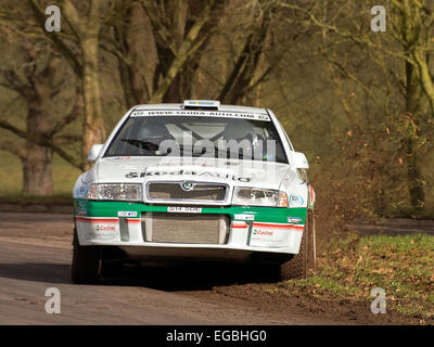 Le Warwickshire, Royaume-Uni. Feb 21, 2015. Skoda Octavia voiture rallye sur la Race Retro special stage 21/02/2015 Credit : Cabanel/Alamy Live News Banque D'Images