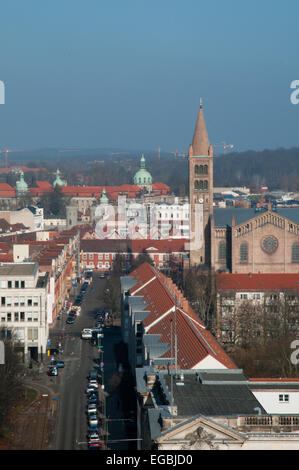 Skyline de Potsdam avec l'église St Pierre et Paul Banque D'Images