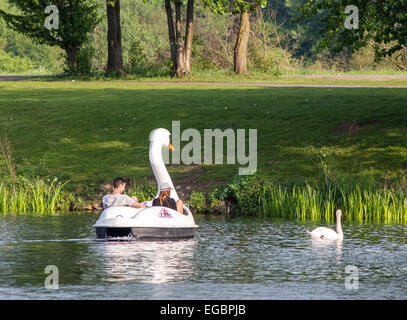 Voir Kemnade, lac, près de Bochum, loisirs et sports d'eau, réservoir de rivière Ruhr, voile, croisières, location de bateaux Banque D'Images