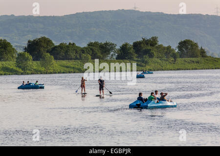 Voir Kemnade, lac, près de Bochum, loisirs et sports d'eau, réservoir de rivière Ruhr, voile, croisières, location de bateaux Banque D'Images