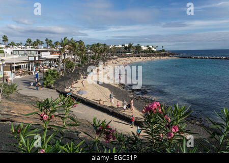 La plage de Playa Blanca, Lanzarote, îles Canaries, Espagne Banque D'Images