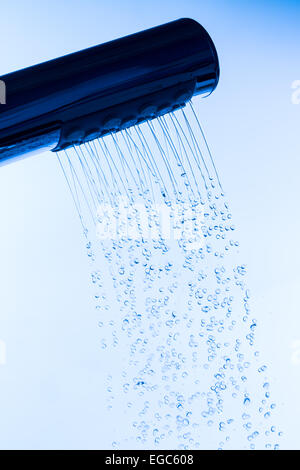 Tête de douche avec eau courante, Close up Banque D'Images