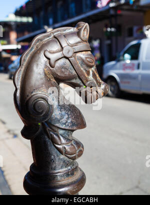 Fer à Repasser Hitching Post pour les chevaux sont partout dans le quartier français, la Nouvelle Orléans, Louisiane Banque D'Images