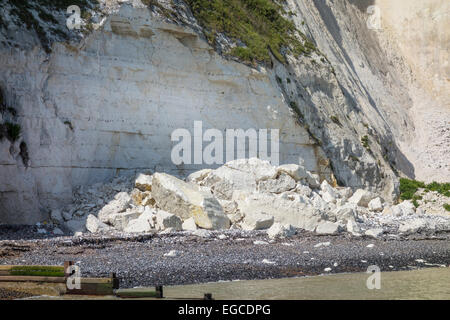 L'érosion côtière falaise de craie Automne Cliffs of Dover Kent England UK Banque D'Images