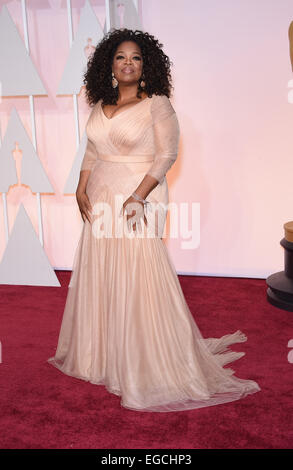 Hollywood, Californie, USA. Feb 22, 2015. Médias américains propriétaire, animateur de l'actrice, productrice, et philanthrope Oprah Winfrey sur le tapis rouge lors de l'arrivée pour la 87e Academy Awards tenue au Kodak Theater à Hollywood, Los Angeles, CA, USA Crédit : Lisa O'Connor/ZUMA/ZUMAPRESS.com/Alamy fil Live News Banque D'Images