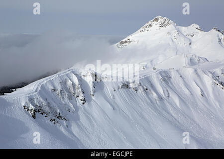 Troisième pic Aigbi dans les montagnes du Caucase. Banque D'Images