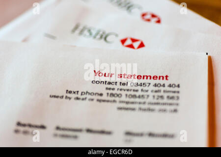 Aujourd'hui HSBC publié leurs résultats annuels en invoquant une baisse de profits de 17  %. L'entreprise a accumulé un excédent de 18,7 milliards de US dollars ($12.1 milliards) pour 2014, mais c'était à court d'attentes de la ville et conduit à une diapositive dans 3  % du prix de l'action HSBC en début de séance Banque D'Images