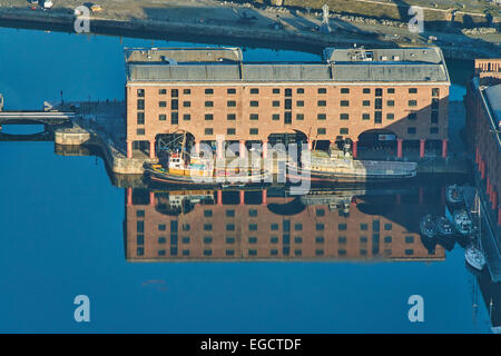 Une vue aérienne d'un ancien entrepôt à quai dans la région de Liverpool Albert Dock Banque D'Images