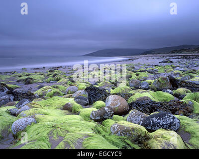 À la recherche des rives d'Arran près de Blackwaterfoot vers la péninsule de Kintyre à Argyll Banque D'Images