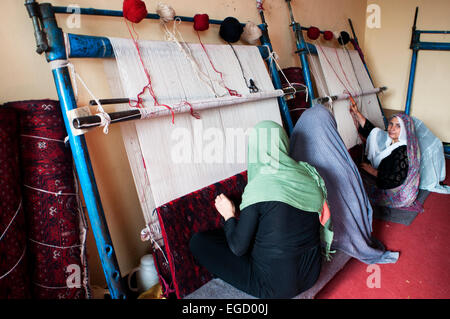 La prison de femmes de Herat - atelier de tissage Banque D'Images