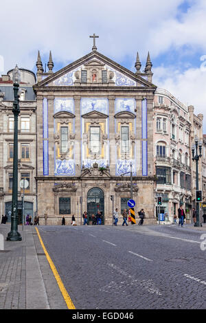 Porto, Portugal. Santo Antonio dos Congregados Église de Almeida Garrett Square. L'architecture baroque Banque D'Images