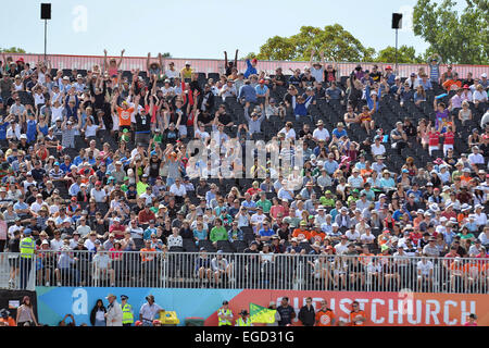 Christchurch, Nouvelle-Zélande. Feb 21, 2015. Christchurch, Nouvelle-Zélande - 21 février 2015 - Fans célébrer au cours de l'ICC Cricket World Cup Match entre le Pakistan et l'Antilles à Hagley Oval le 21 février 2015 à Christchurch, Nouvelle-Zélande. © dpa/Alamy Live News Banque D'Images