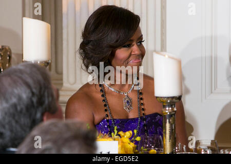 La Première Dame Michelle Obama participe à l'administration 2015 Le dîner dans la salle à manger d'état de la Maison Blanche à Washington, DC Le 22 février 2015. Crédit photo : Kristoffer Tripplaar/ Sipa USA Crédit : Kristoffer Tripplaar/Piscine via CNPm/Piscine/CNP via SERVICE PAS DE FIL Banque D'Images