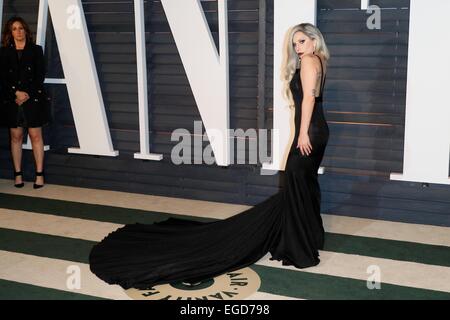 Los Angeles, Californie, USA. 22 Février, 2015. La chanteuse Lady Gaga assiste à la Vanity Fair Oscar Party à Wallis Annenberg Center for the Performing Arts à Beverly Hills, Los Angeles, USA, le 22 février 2015. © AFP PHOTO alliance/Alamy Live News Crédit : afp photo alliance/Alamy Live News Banque D'Images