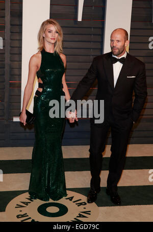 Los Angeles, Californie, USA. Feb 23, 2015. ROSIE HUNTINGTON-Whiteley, Jason Statham mannequin et acteur VANITY FAIR OSCAR PARTY 2015 LOS ANGELES, USA 23 février 2015 DIT IS77060 Allstar Crédit : photo library/Alamy Live News Banque D'Images