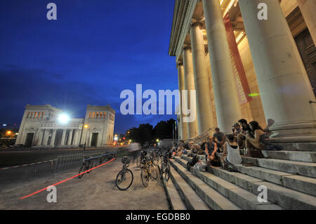 Le soir sur Koenigsplatz square, Munich, Bavière, Allemagne Banque D'Images