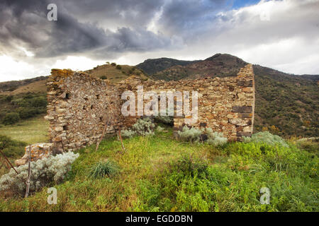 Ruines du monastère byzantin de Saint Sauveur de la Placa, S. Salvatore della Placa en Sicile, Francavilla Banque D'Images