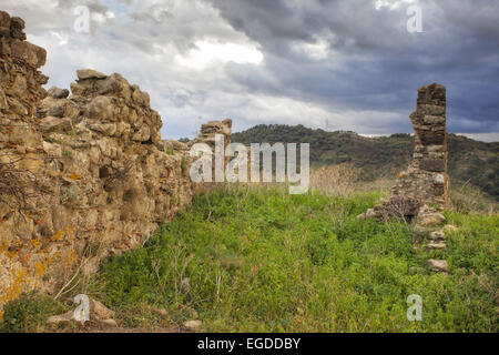 Ruines du monastère byzantin de Saint Sauveur de la Placa, S. Salvatore della Placa en Sicile, Francavilla Banque D'Images