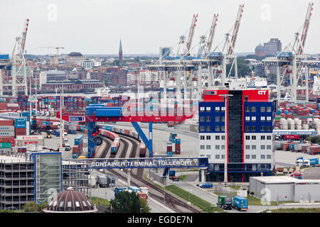 Vue du terminal à conteneurs Tollerort, Hambourg, Allemagne Banque D'Images