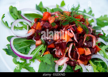 Une bonne salade de matières premières utilisées dans Slimmeria administré par Galia Granger. C'est le type de nourriture qui est donnée aux clients Banque D'Images