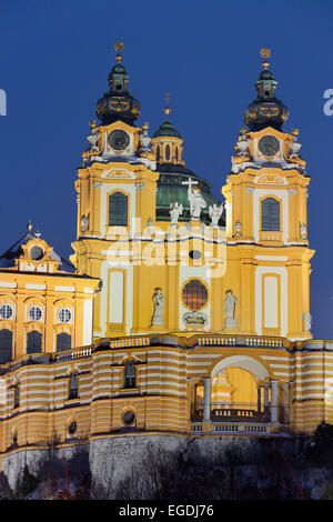 Benediktine la nuit, l'Abbaye de Melk, l'Abbaye de Melk an der Donau, Wachau, Basse Autriche, Autriche Banque D'Images