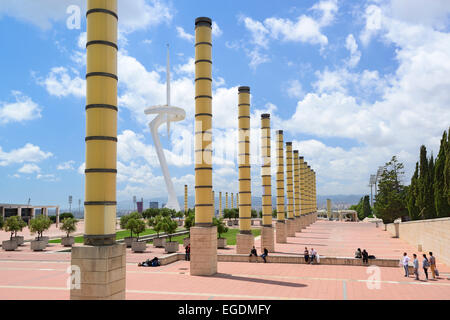 Anella Olímpica, Parvis du stade olympique, à Torre de comunicacions de Montjuic, Torre Telefonica, Torre Calatrava, Montjuïc, Barcelone, Catalogne, Espagne Banque D'Images