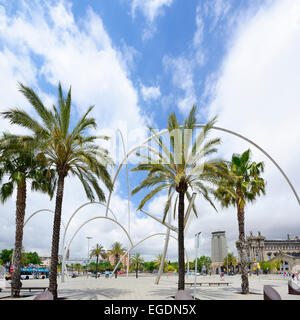 Palmiers dans le vieux port, Port Vell, Barcelone, Catalogne, Espagne Banque D'Images