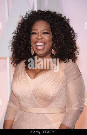 Hollywood, Californie, USA. Feb 22, 2015. Médias américains propriétaire, animateur de l'actrice, productrice, et philanthrope Oprah Winfrey sur le tapis rouge lors de l'arrivée pour la 87e Academy Awards tenue au Kodak Theater. © Lisa O'Connor/ZUMA/ZUMAPRESS.com/Alamy fil Live News Banque D'Images