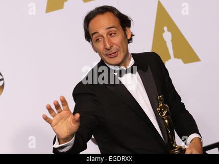 Alexandre Desplat dans la salle de presse pour la 87e soirée des Oscars Oscars 2015 - Press Room 3, le Kodak Theater à Hollywood et Highland Center, Los Angeles, CA, le 22 février 2015. Photo par : James Atoa/Everett Collection Banque D'Images