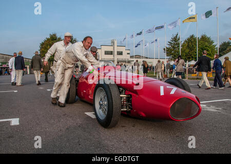 La Maserati 250F était une voiture de course faite par Maserati de l'Italie utilisé dans '2,5 litre' La Formule 1 entre janvier 1954 et juin1960. Pousser la mécanique Banque D'Images