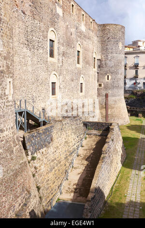 Castello Ursino, Catane, Sicile, Italie. L'Italien du Tourisme, vacances et voyages Destination. Banque D'Images