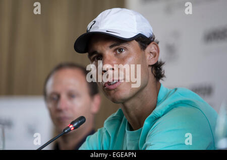 Buenos Aires, Argentine. Feb 23, 2015. L'Espagnol Rafael Nadal tennist participe à une conférence de presse à Buenos Aires, Argentine, le 23 février 2015. Nadal prendra part à l'ATP 2015 Open de tennis argentine à partir de ce mardi. Crédit : Martin Zabala/Xinhua/Alamy Live News Banque D'Images